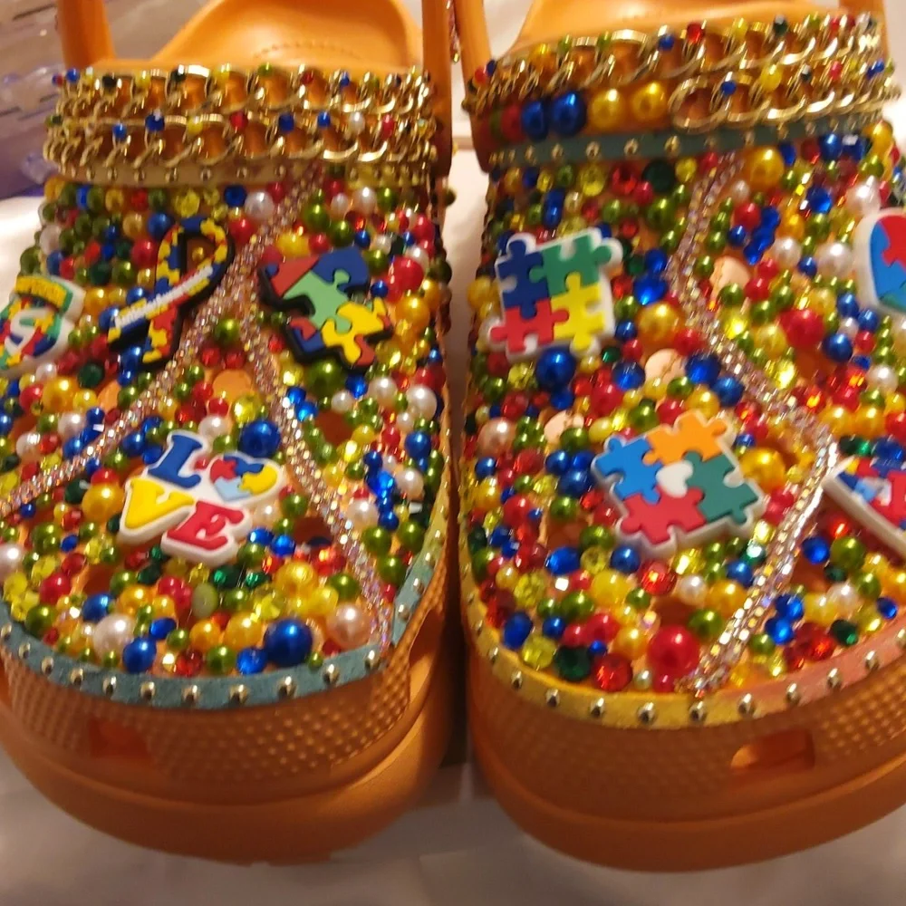Custom CROCS size 9 AUTISM IMSPIRED NWOT - Picture 4 of 6
